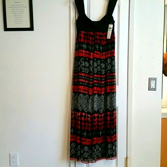 Muse‎ Dresses - Picture 2 of 2